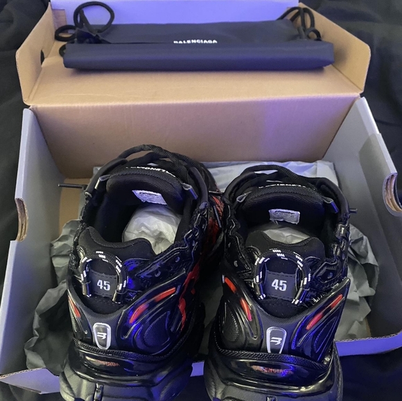 Balenciaga Men's Black and Red Trainers - Picture 4 of 5